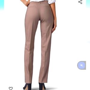 Lee Women's Secretly Shapes Regular Fit Straight Leg Pant